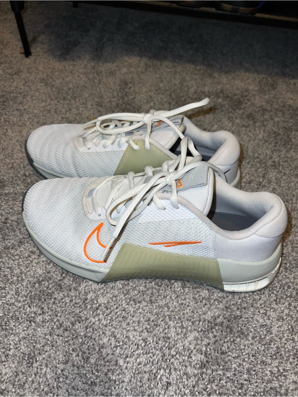 Nike Unisex Men’s Women’s Metcon 9 White Sneakers with Orange and Green